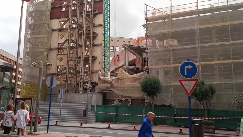 Derriban el histórico edificio de Bide Onera de Barakaldo para hacer viviendas Derriban el histórico edificio de Bide Onera de Barakaldo para hacer viviendas