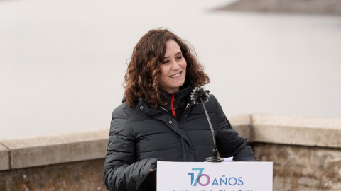 La presidenta de la Comunidad de Madrid, Isabel Díaz Ayuso (c), durante su visita este 20 de diciembre de 2021 a la presa del Atazar. La presidenta de la Comunidad de Madrid, Isabel Díaz Ayuso (c), durante su visita este 20 de diciembre de 2021 a la presa del Atazar.