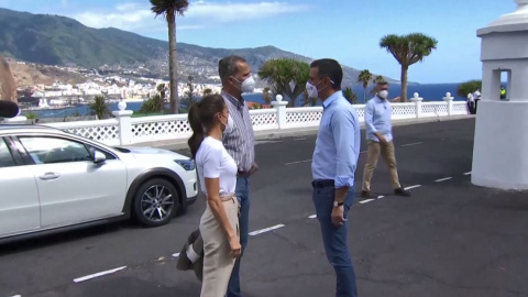Sánchez regresa a La Palma y acompaña a los reyes en su visita Sánchez regresa a La Palma y acompaña a los reyes en su visita