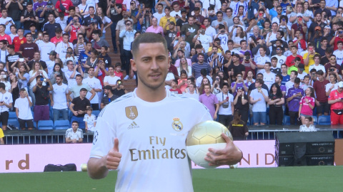 Eden Hazard pisa el césped del Bernabéu como jugador del Real Madrid Eden Hazard pisa el césped del Bernabéu como jugador del Real Madrid