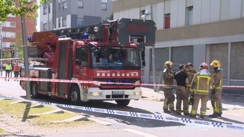 Un herido crítico al incendiarse un ático en Terrassa Un herido crítico al incendiarse un ático en Terrassa