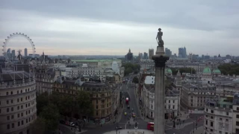 ¿Qué divisa el almirante Nelson desde su atalaya en Trafalgar Square? ¿Qué divisa el almirante Nelson desde su atalaya en Trafalgar Square?