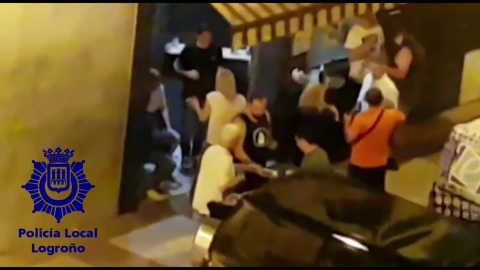 Denuncia a un bar de Logroño por servir consumiciones en su interior Denuncia a un bar de Logroño por servir consumiciones en su interior