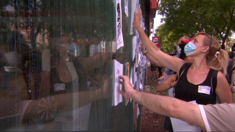 Varias personas se concentran contra el cierre de Nissan en Barcelona Varias personas se concentran contra el cierre de Nissan en Barcelona