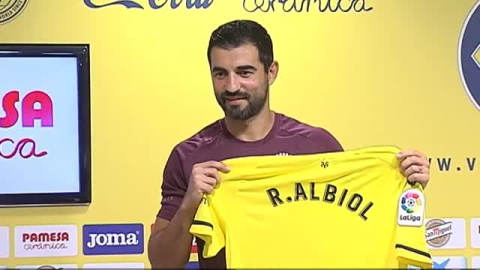 Raúl Albiol: "Toca devolver la confianza que el Villarreal ha demostrado en mí" Raúl Albiol: "Toca devolver la confianza que el Villarreal ha demostrado en mí"