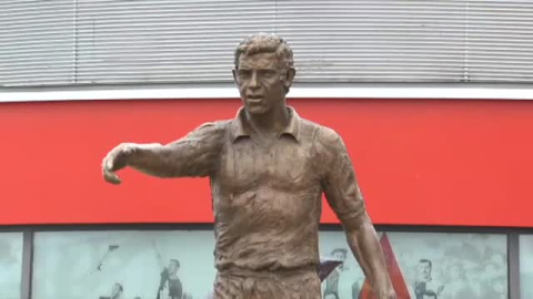 Desvelada la estatua a Luis Aragonés en el Metropolitano Desvelada la estatua a Luis Aragonés en el Metropolitano