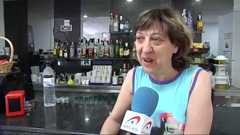 Los vecinos se vuelcan con los bomberos en Tarragona Los vecinos se vuelcan con los bomberos en Tarragona