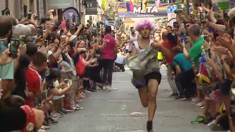 El Orgullo celebra su tradicional carrera de tacones El Orgullo celebra su tradicional carrera de tacones