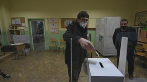 Las proyecciones en las elecciones búlgaras dan una ventaja a Continuemos el Cambio Las proyecciones en las elecciones búlgaras dan una ventaja a Continuemos el Cambio