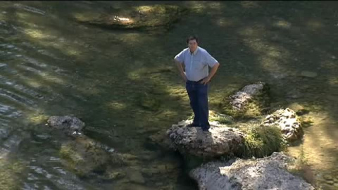¡Prohibido saltar al agua! ¡Prohibido saltar al agua!