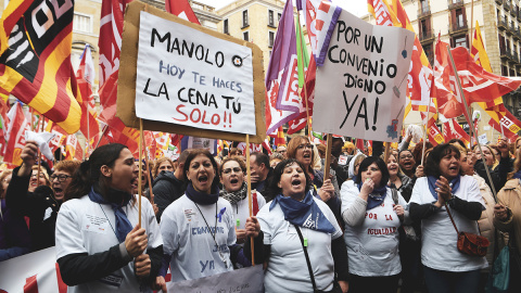 Manifestantes en la pasada huelga del 8M en Barcelona.- LLUIS GENE / AFP) Manifestantes en la pasada huelga del 8M en Barcelona.- LLUIS GENE / AFP)