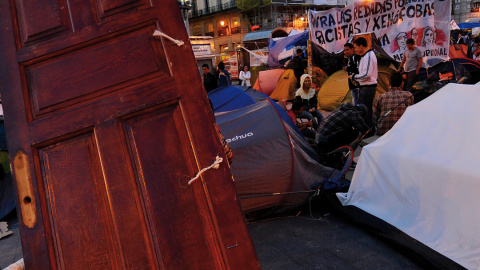 1 de junio de 2011, Puerta del Sol de Madrid.- AFP PHOTO / PIERRE-PHILIPPE MARCOU 1 de junio de 2011, Puerta del Sol de Madrid.- AFP PHOTO / PIERRE-PHILIPPE MARCOU