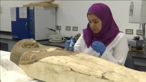 El Gran Museo Egipcio expone y restaura por vez primera el sarcófago de Tutankamón El Gran Museo Egipcio expone y restaura por vez primera el sarcófago de Tutankamón