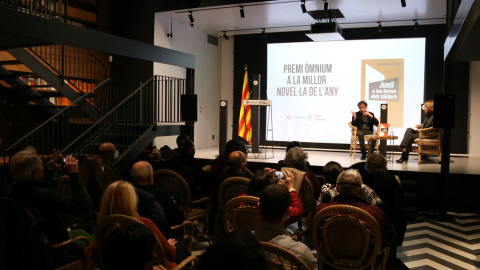 La llibreria Ona ha acollit el lliurament del cinquè Premi Òmnium a la Millor Novel·la de l'Any.