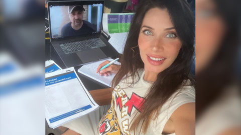 Pilar Rubio comienza la semana aprendiendo inglés Pilar Rubio comienza la semana aprendiendo inglés