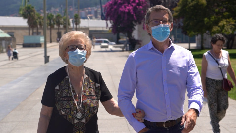 Feijóo visita a su madre durante la jornada de reflexión Feijóo visita a su madre durante la jornada de reflexión