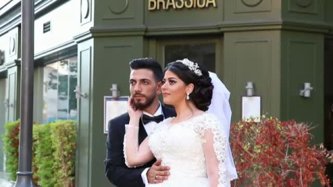 La explosión de Beirut sorprende a una pareja de novios el día de su boda La explosión de Beirut sorprende a una pareja de novios el día de su boda