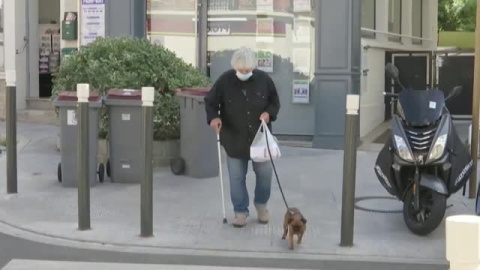 París impone la mascarilla obligatoria para frenar la propagación del virus París impone la mascarilla obligatoria para frenar la propagación del virus