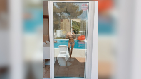 Sofía Suescun y Kiko Jiménez disfrutan de una comida en Ibiza Sofía Suescun y Kiko Jiménez disfrutan de una comida en Ibiza