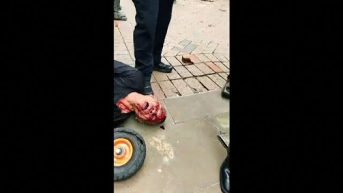 Los indígenas Emberá actúan violentamente en Bogotá para exigir mejores condiciones de vida Los indígenas Emberá actúan violentamente en Bogotá para exigir mejores condiciones de vida