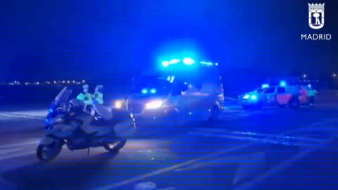 Aparatoso accidente de un coche a la salida de un peaje de Madrid Aparatoso accidente de un coche a la salida de un peaje de Madrid