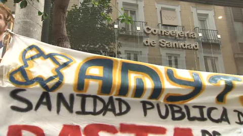 Médicos en Madrid se concentran ante la Consejería de Sanidad Médicos en Madrid se concentran ante la Consejería de Sanidad