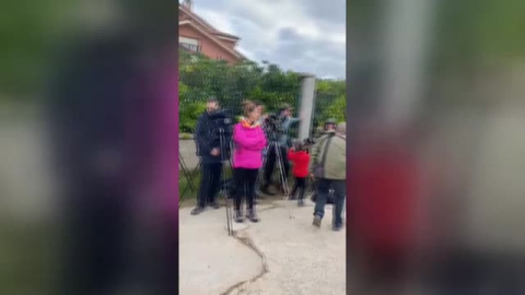 Un búho nival congrega multitudes en Asturias Un búho nival congrega multitudes en Asturias