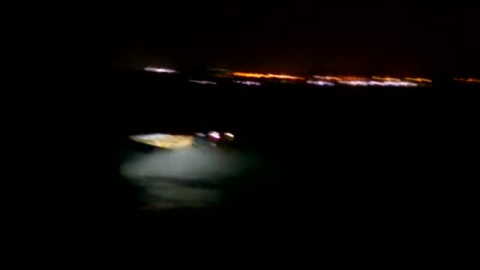 Los narcos, con punteros láser, hacen embarrancar una patrullera de la Guardia Civil Los narcos, con punteros láser, hacen embarrancar una patrullera de la Guardia Civil