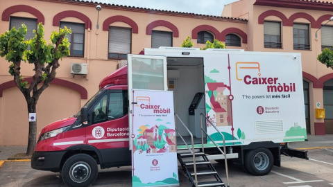 El caixer mòbil arriba als municipis de fins a 5.000 habitants que no disposen de serveis bancaris – Xavier Subías / Diputació de Barcelona