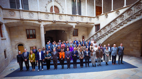 La comissió d'experts que pilotarà la reforma de l'Administració (CEDRA) aquest dimarts al Palau de la Generalitat La comissió d'experts que pilotarà la reforma de l'Administració (CEDRA) aquest dimarts al Palau de la Generalitat