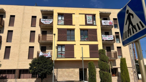 Un dels edificis afectats, propietat de la Sareb