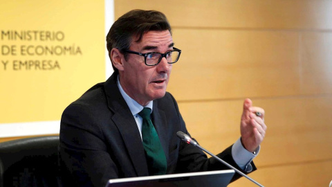 El secretario general del Tesoro y Financiación Internacional, Carlos San Basilio, durante la presentación de la estrategia de financiación del Tesoro Público para 2020. EFE/Paco Campos
