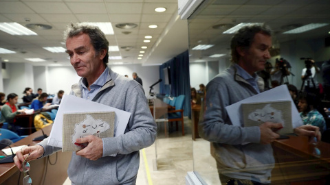 El director del Centro de Emergencias y Alertas Sanitarias del Ministerio de Sanidad, Fernando Simón, tras ofrecer una rueda de prensa este sábado, tras una nueva reunión del comité de seguimiento del coronovirus en Madrid, tras confirmarse