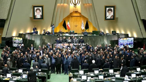 Parlamentarios iraníes corean cánticos contra EEUU tras el asesinato del general Qasem Soleimaní./ICANA /dpa