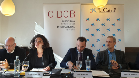 Expertos en migraciones del CIDOB durante la presentación de su anuario sobre migraciones de 2019 en Madrid.- CIDOB