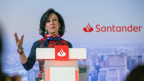 La presidenta del Banco Santander, Ana Botín, durante la presentación de los resultados de la entidad correspondientes al 2019. EFE/Rodrigo Jiménez