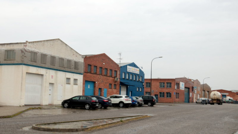 Empreses com la d'aquest polígon de Lleida que encara treballaven a porta tancada hauran de tancar totalment durant el confinament.