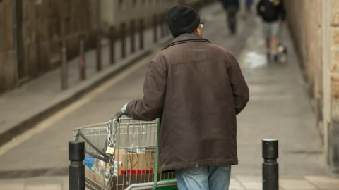 La crisi desencadenada pel coronavirus pot disparar la pobresa. TAULA TERCER SECTOR