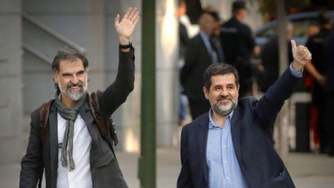 Cuixart i Sànchez en una imatge d'arxiu del dia que van declarar a l'Audiencia nacional i van ser posteriorment empresonats. EFE
