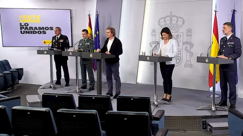 GRAF5736. MADRID, 25/04/2020.- Captura de la señal institucional de la Moncloa del director adjunto Operativo (DAO) de la Policía Nacional, el comisario principal José Ángel González, el jefe del Estado Mayor de la Guardia Civil, general Jo