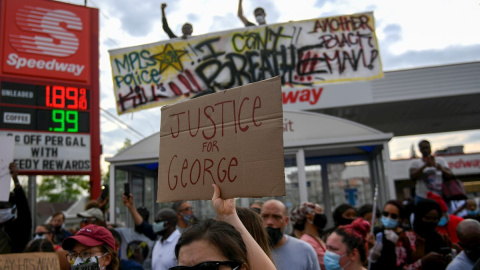 Imagen de las protestas en Mineápolis. EFE/ Craig Lassig
