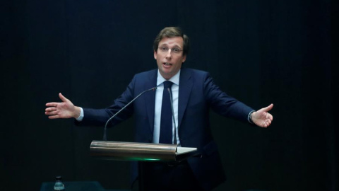 09/09/2020.- El alcalde de Madrid, José Luis Martínez-Almeida, durante su intervención en el pleno del Ayuntamiento de Madrid. / EFE