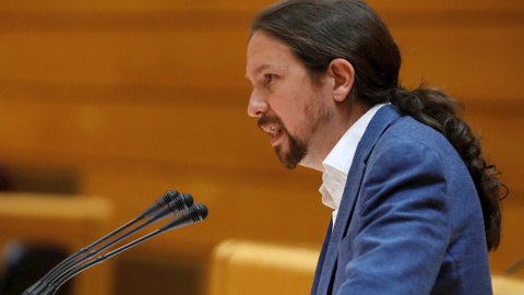 El vicepresidente segundo del Gobierno, Pablo Iglesias, interviene durante una sesión de control al gobierno en el Pleno del Senado en Madrid este martes. EFE/J.J. Guillén