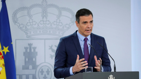 El presidente del Gobierno, Pedro Sánchez, durante la habitual comparecencia antes de las vacaciones, en el Palacio de la Moncloa. EFE/Chema Moya