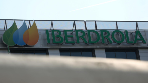 El logo de Iberdrola, en su sede en Madrid. REUTERS