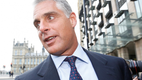 El directivo bancario Andrea Orcel, frustrado fichaje del Banco Santander como consejero delegado, en una comparecencia en el Parlamento británico, en Londres, en enero de 2013. REUTERS/Olivia Harris