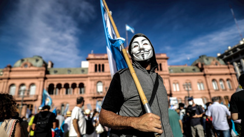 Los argentinos salen a las calles para protestar por la "vacunación vip ...