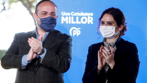 La presidenta de la Comunitat de Madrid, Isabel Díaz Ayuso, participa aquest dissabte, al costat del candidat del PPC a la presidència de la Generalitat Alejandro Fernández, en un acte electoral a Barcelona.