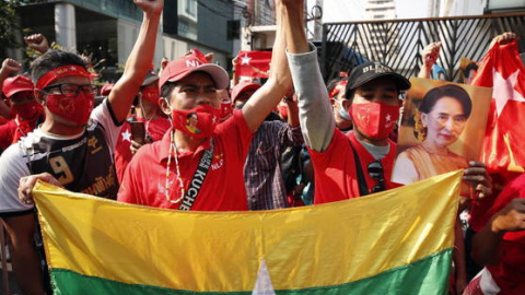 Protestas por el golpe de estado en Myanmar