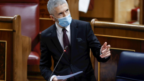 24/03/2021.- El ministro del Interior, Fernando Grande-Marlaska, interviene en una nueva sesión de control al Gobierno, la última de Pablo Iglesias antes de abandonar la próxima semana el gabinete de Pedro Sánchez para dedicarse por entero